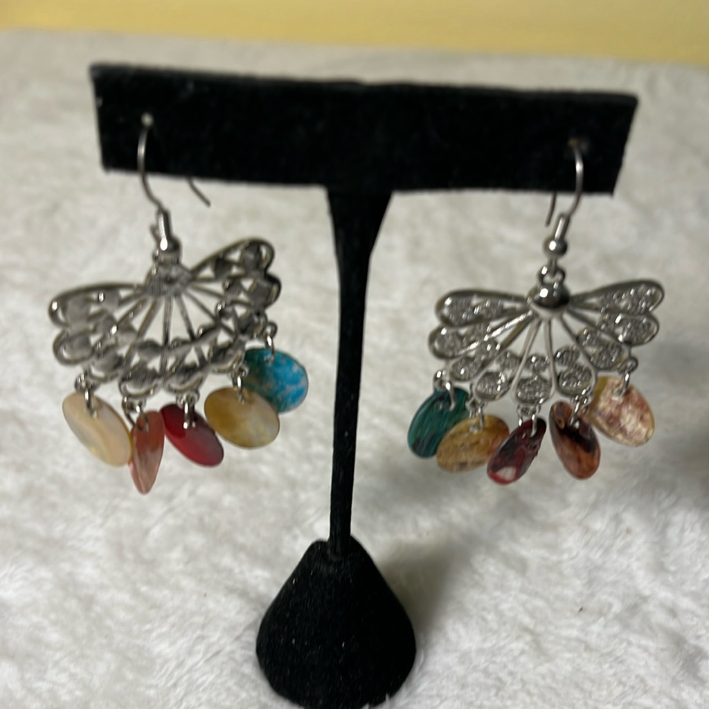 Charming Charlie Hypo Allergenic Chandelier Earrings Multicolor Coral Thailand 18$